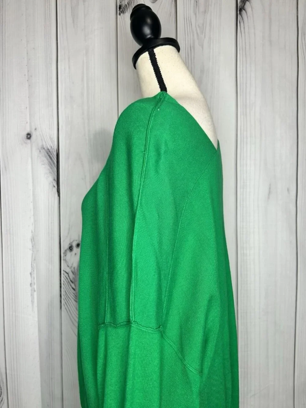 Umgee green neck
